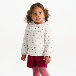 سترة من الصوف الناعم منمق برسوم باللون الأبيض مطرّز للفتيات الصغيرات